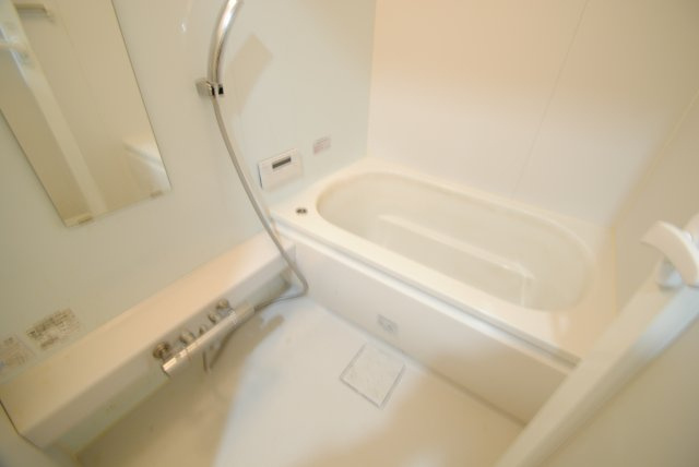 グランドウェルストーンの浴室|落ち着いた空間のお風呂です