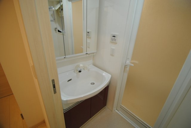 グランドウェルストーンの洗面所|スペースが確保できる洗面所です