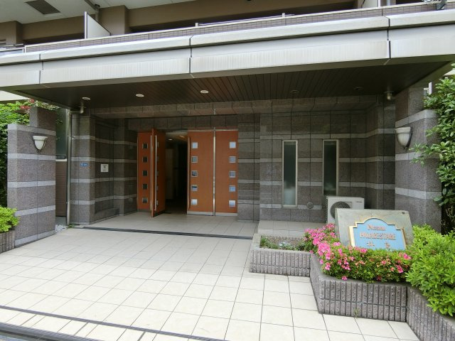 日神パレステージ拝島のエントランス