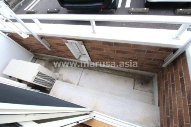 ArmeriaB棟のバルコニー