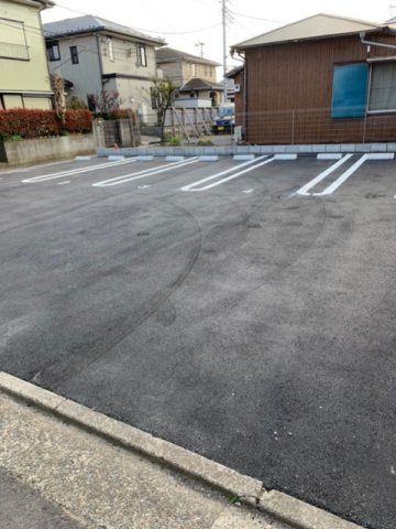 HILLS _HARAの駐車場