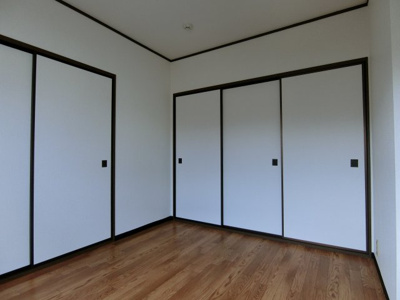 【寝室】 | フルールB