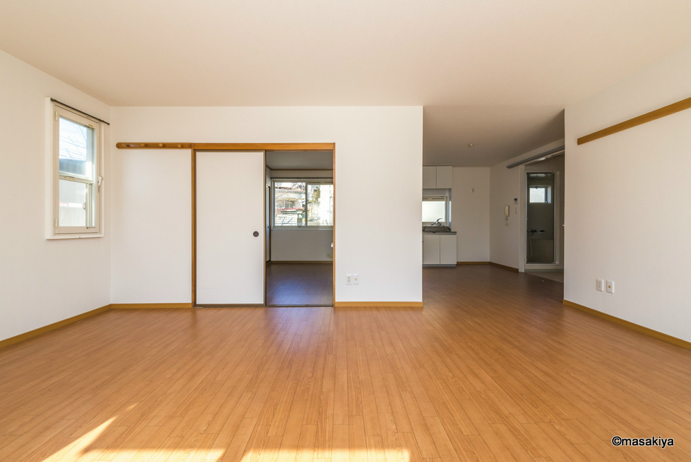 セジュール湯谷の居間・リビング|収納スペース