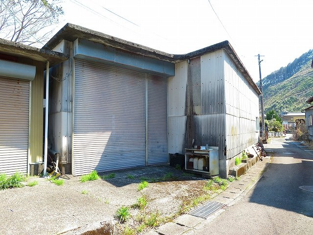 土佐市 家俊の外観|別棟倉庫