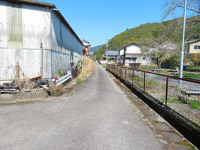 土佐市 家俊の前面道路含む現地写真|北側道路