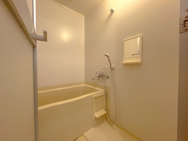 Benefit　HARIMAYAの浴室|日々の暮らしに欠かせないお風呂です
※反転の場合あり