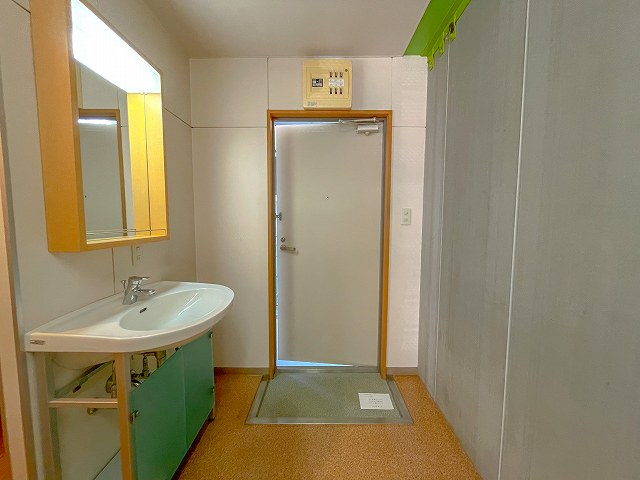 Benefit　HARIMAYAの玄関|明るい玄関です
※反転の場合あり