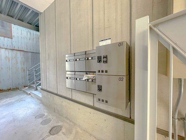 Benefit　HARIMAYAのエントランス|建物の内部です