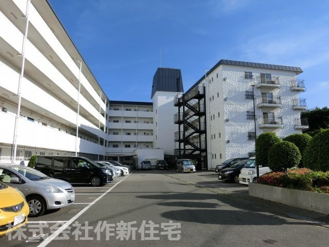 秀和薬円台レジデンス　１階専用庭付