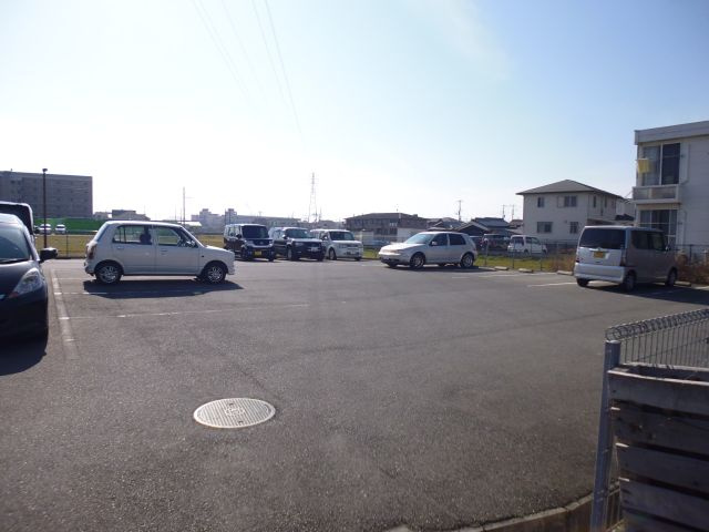 ECONISHIFUTAMIの駐車場