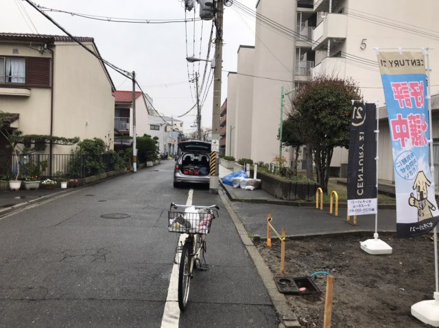 高殿6丁目　土地の前面道路含む現地写真|前道含む現地土地写真です。
前道が広いと駐車も楽ですね♪