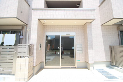 【エントランス】 | プランドール西田辺 | ゆとりのあるエントランスです