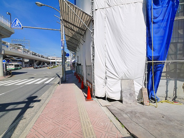 ケングラッドテナント店舗の周辺