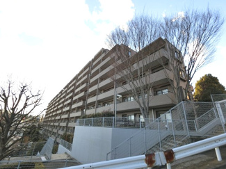 【外観】 | 10階最上階・南東向きにつき陽当り・眺望・風通し良好です。
収納力のあるWIC・パントリー設置♪