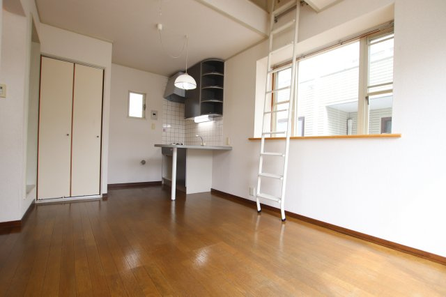 サニーハイツの居間・リビング