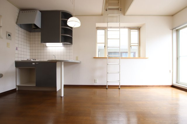 サニーハイツの居間・リビング