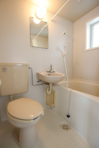 サニーハイツの浴室|3点ユニット