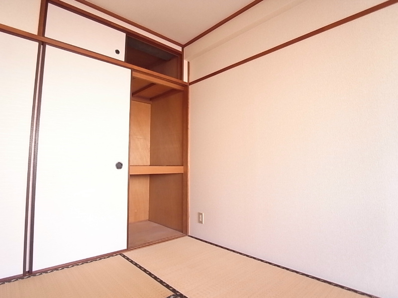 甲南ビルの収納