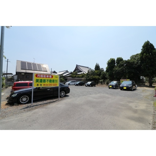 岐阜市西荘２丁目の駐車場の駐車場