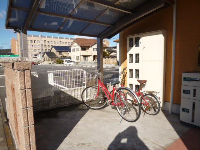 ヴィラ・ラトナのその他共用部分|自転車置き場
