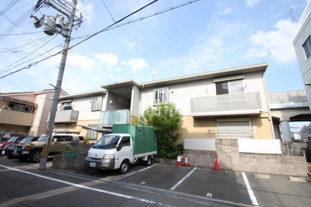 東大阪市高井田中１丁目のアパートの外観