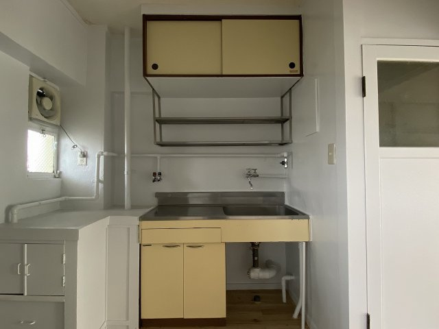 ビレッジハウス法善寺2号棟のキッチン|ビレッジハウス法善寺3号棟　キッチン