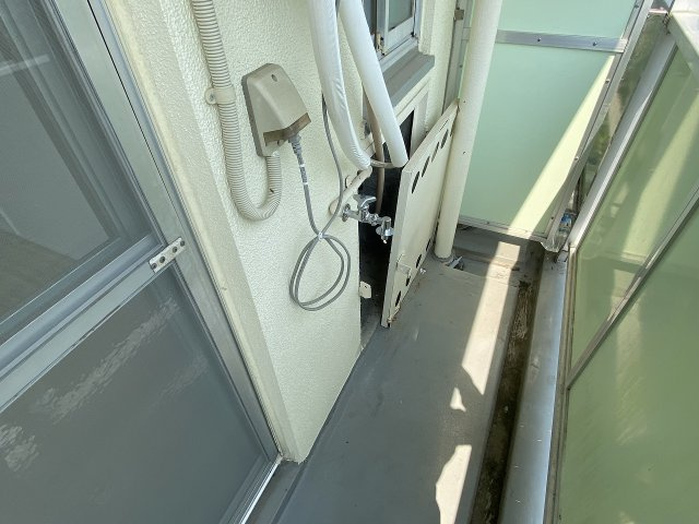 ビレッジハウス法善寺2号棟のバルコニー|ビレッジハウス法善寺3号棟　洗濯置場