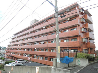 【外観】 | 最上階7階部分・南東向きにつき陽当り・眺望良好です。
上階からの生活音がなく戸建感覚を味わえます♪