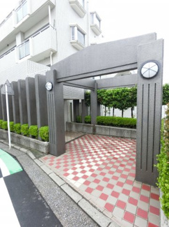 【エントランス】 | 京急本線「上大岡」駅徒歩12分。