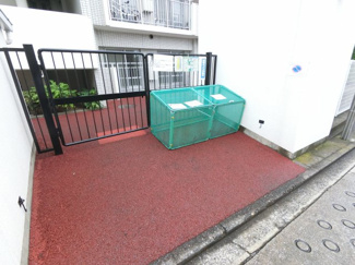 【その他共用部分】 | ゴミ置き場です。
敷地内にあるのでゴミ出しが楽ちんです。