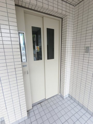 【その他共用部分】 | エンゼルハイム蒔田 | お買い物時やベビーカーの出し入れに便利なエレベーター付