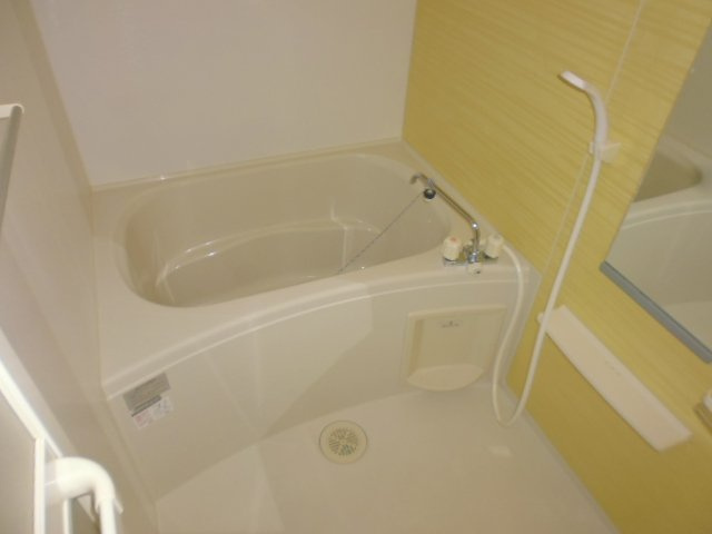 グリーンの浴室