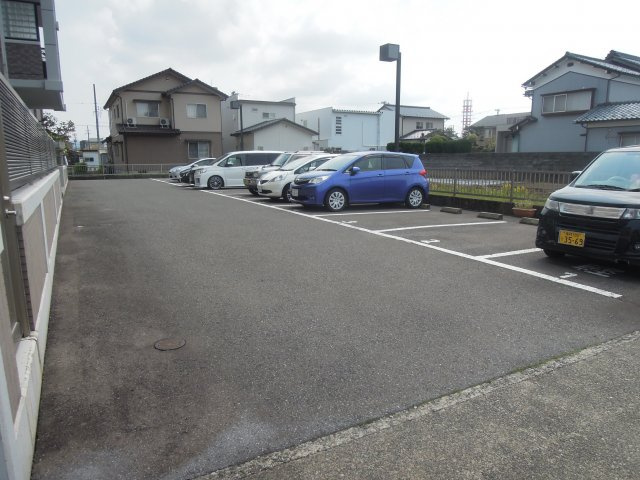 ビブレ大願寺の駐車場