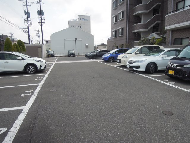 ビブレ大願寺の駐車場