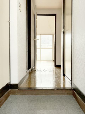 【玄関】 | オーセンティックハウス