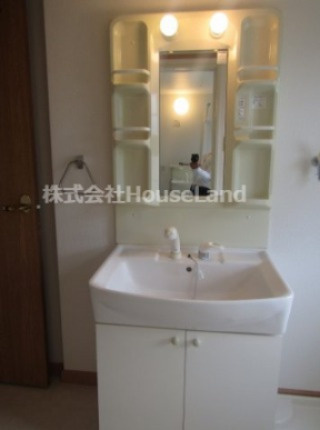 ルーチェの独立洗面台|独立洗面化粧台が付いています