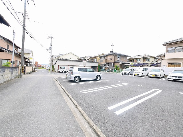 エムズモータープールの外観