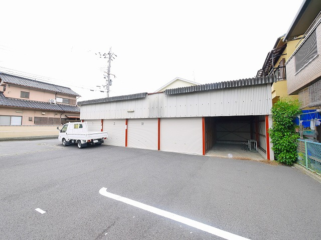 エムズモータープールの外観