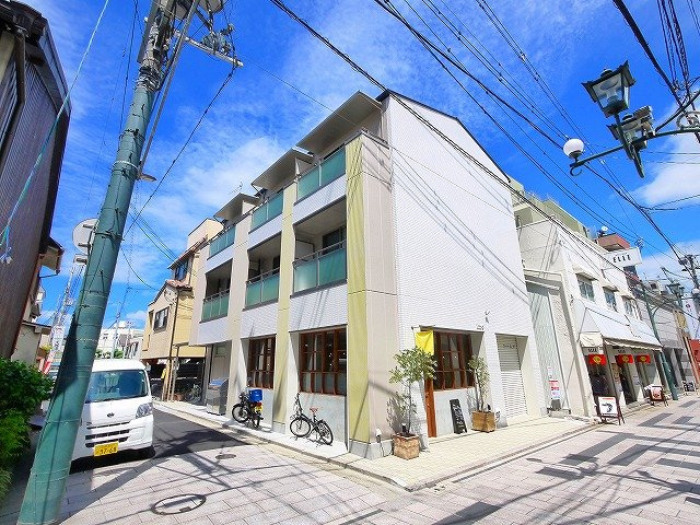 こまはんビルの外観