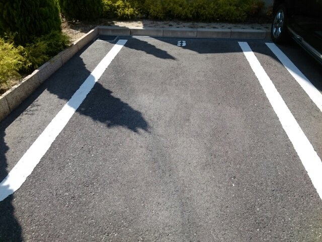 プラシード池田下町の駐車場