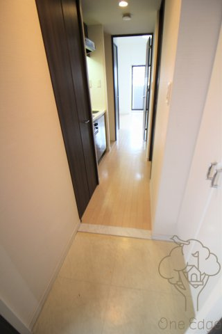 アドバンス新大阪Ⅵビオラの玄関