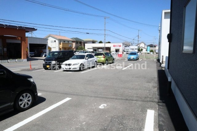 ヴィラージュ金太郎の駐車場|駐車場に車を止められます
