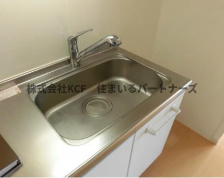 ガーデンヒルズ荒木のキッチン|コンパクトなキッチンで掃除もラクラク