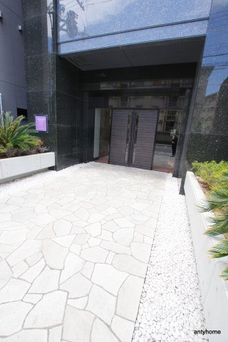 S-RESIDENCE新大阪駅前　仲介手数料無料のエントランス