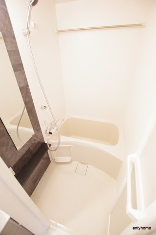 エスリード弁天町ポートヴィラ　仲介手数料無料の浴室