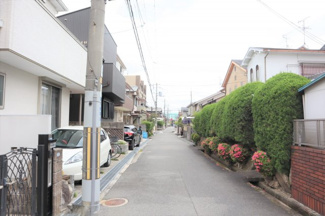 【前面道路含む現地写真】