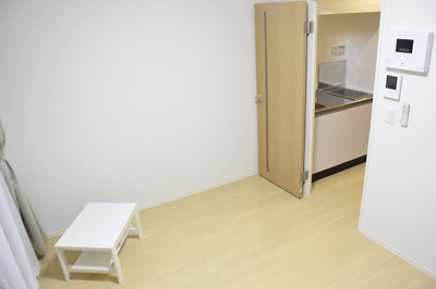 【居間・リビング】 | クレイノ池田石橋 | 洋室約7.1帖