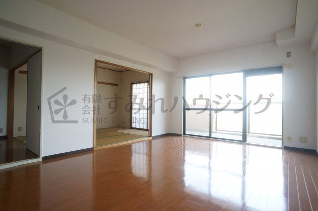 ライオンズマンション宝塚売布の居間・リビング