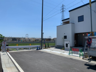 【前面道路含む現地写真】
