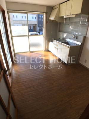 【居間・リビング】 | アーバン東蔵前 | こちらのリビングで趣味の時間をお楽しみください